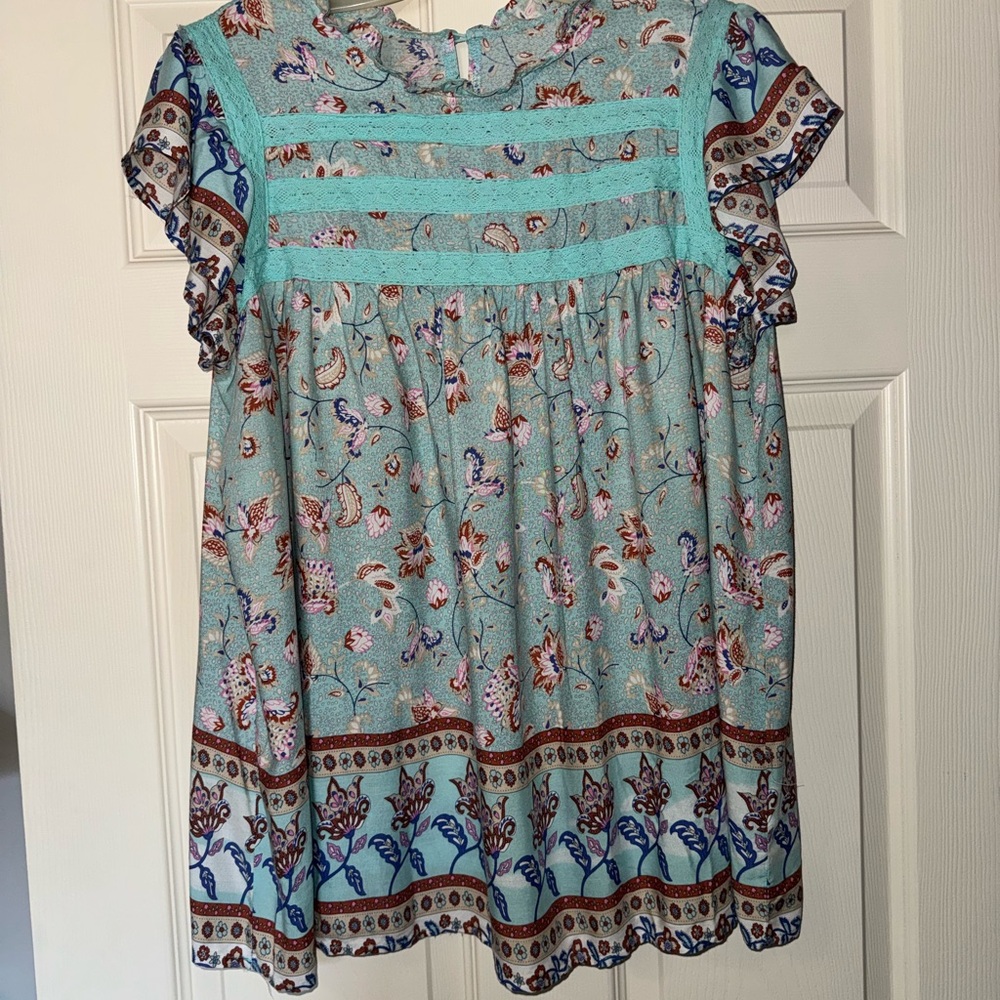 Floral Patterned Blouse with Ruffle Sleeves